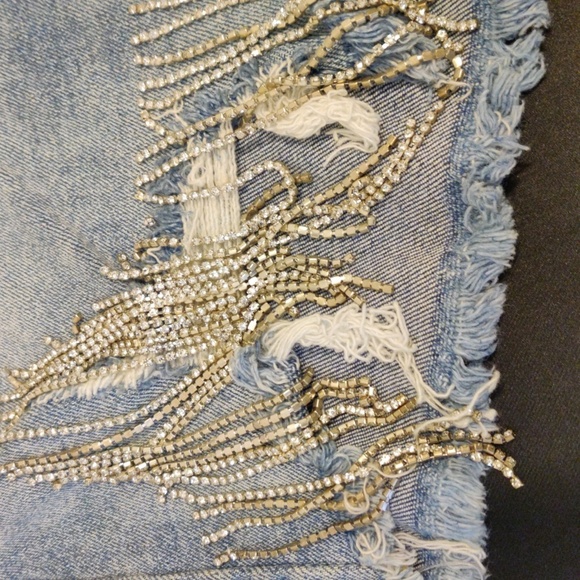AKIRA Denim shorts Rhinestone fringed. - Picture 5 of 11